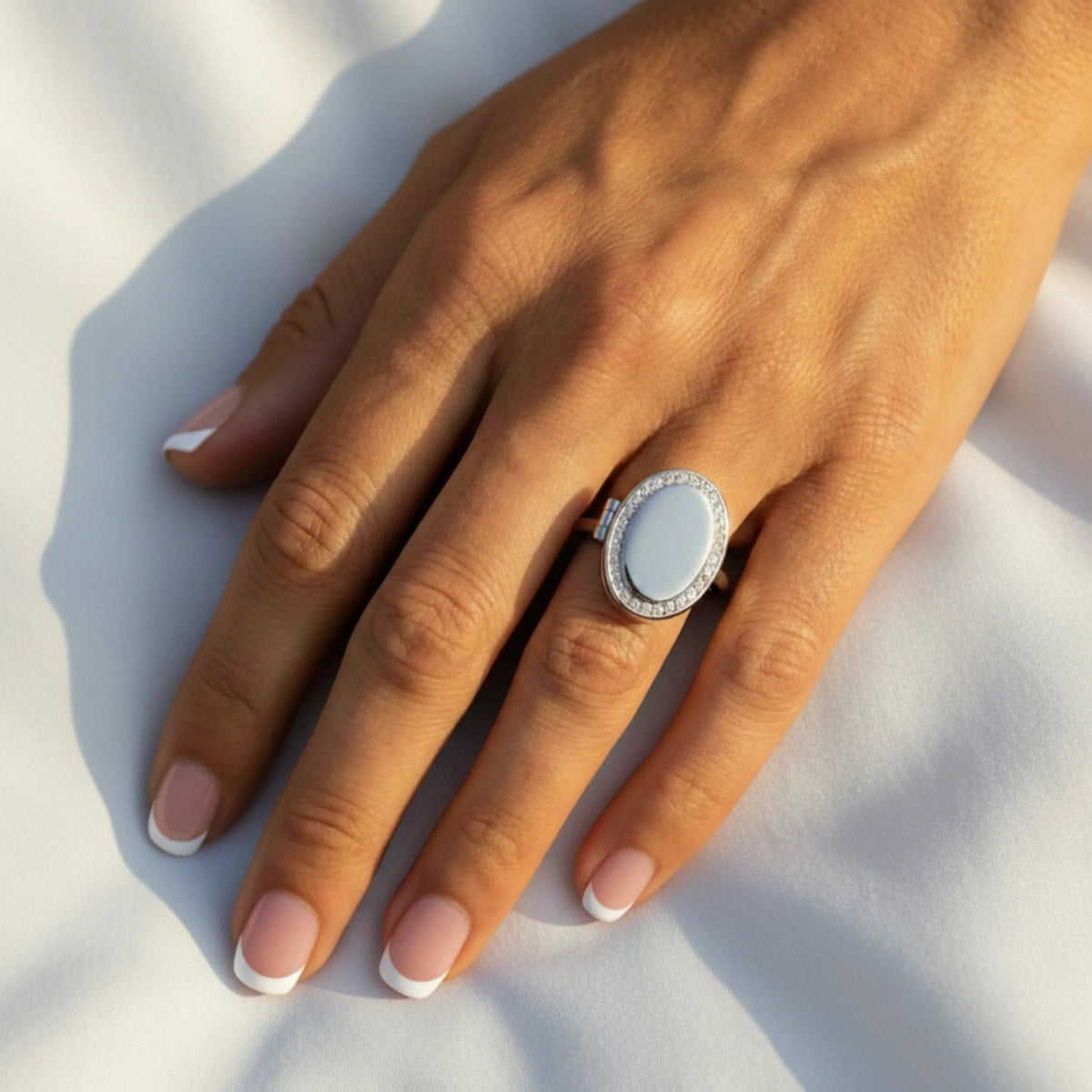 Ovaler Medaillonring
