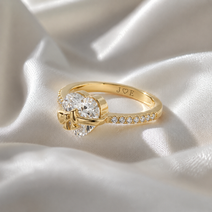 Mit Liebe gebundener Versprechensring