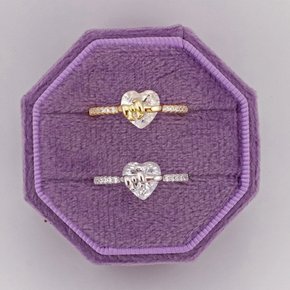 Mit Liebe gebundener Versprechensring
